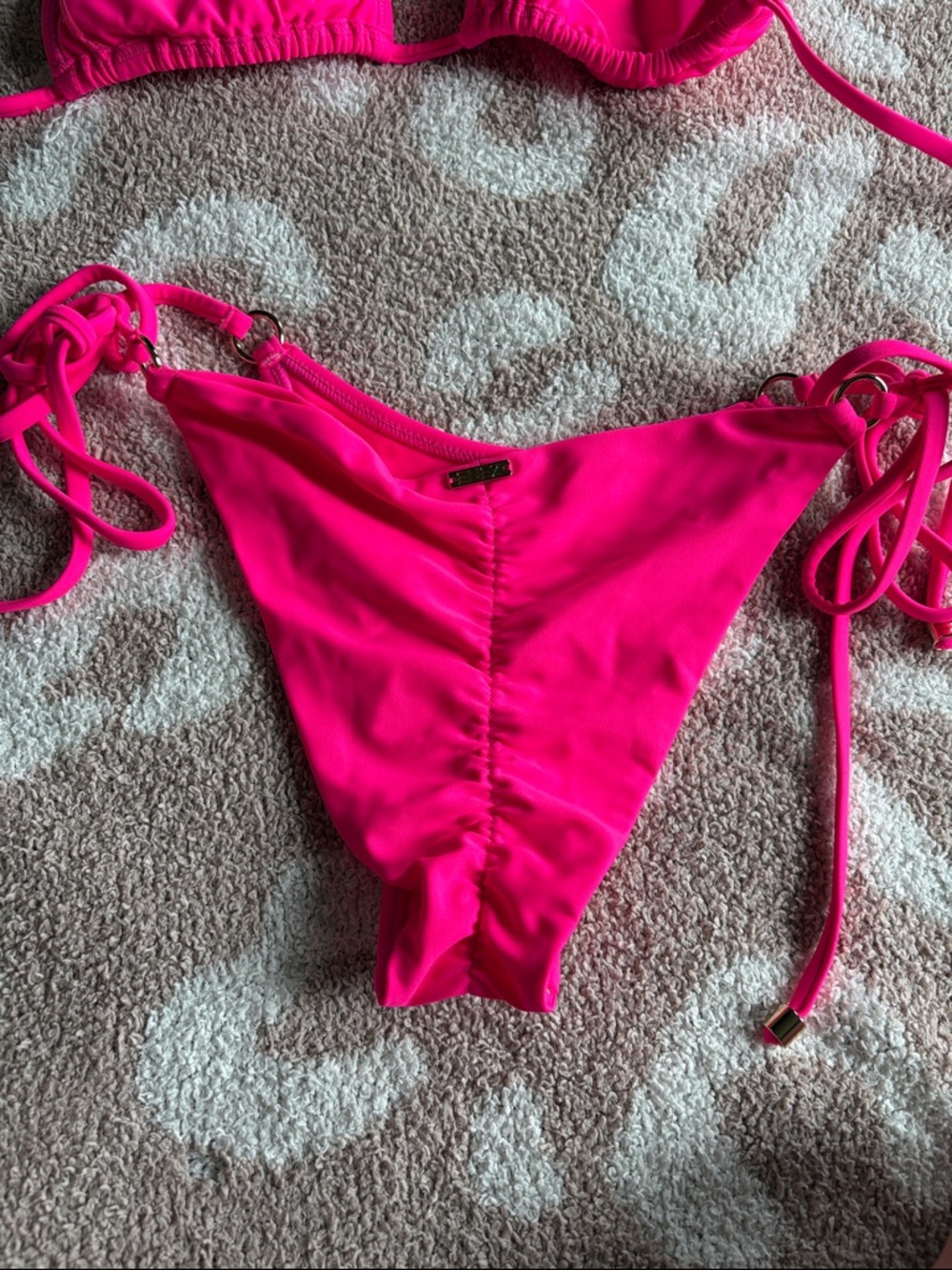 ENEZ Hot Pink Triangle String Bikini Set - Picture 7 of 8